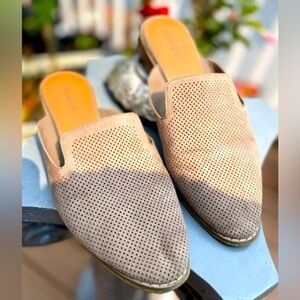 Indigo Mules Faux Suedes woman’s size 9